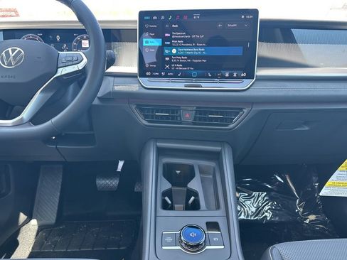 New 2026 Volkswagen Tiguan SE AWD/4WD image 15