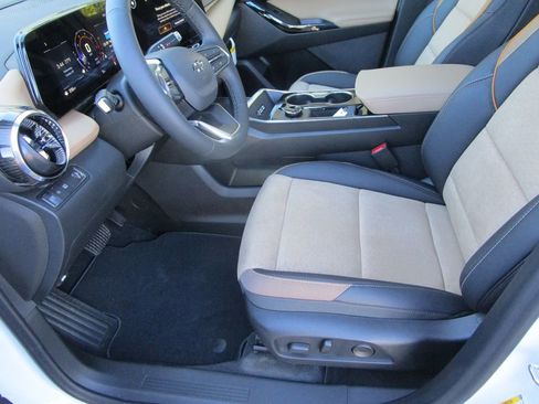 New 2026 Chevrolet Equinox ACTIV w/ Convenience Package III image 24