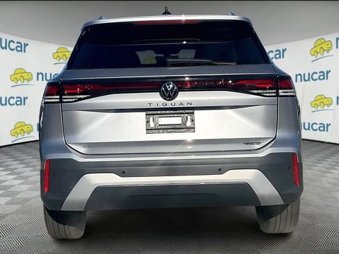 New 2026 Volkswagen Tiguan SE image 6