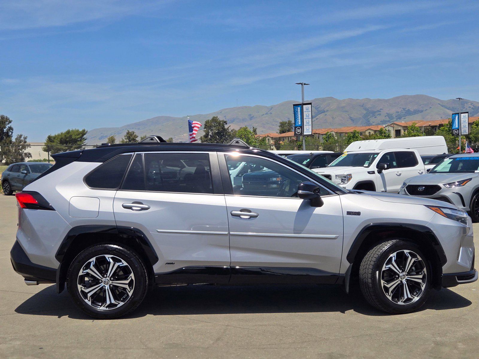 Used 2024 Toyota RAV4 XSE w/ Weather Package AWD/4WD image 8