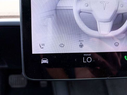 Used 2023 Tesla Model 3 Standard Range image 25