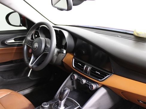 Used 2018 Alfa Romeo Giulia RWD image 14