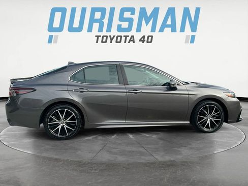 Used 2023 Toyota Camry SE image 8