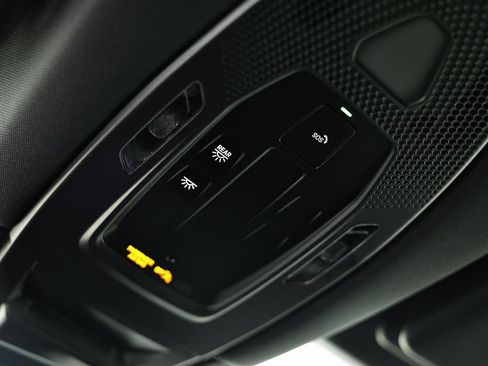 Certified 2025 Porsche Cayenne image 42