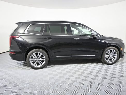 Used 2024 Cadillac XT6 Premium Luxury image 7