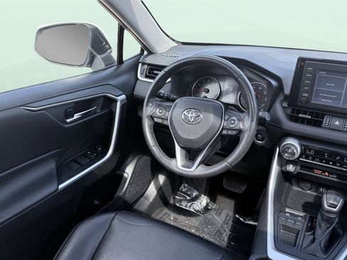 Used 2019 Toyota RAV4 XLE Premium FWD image 55