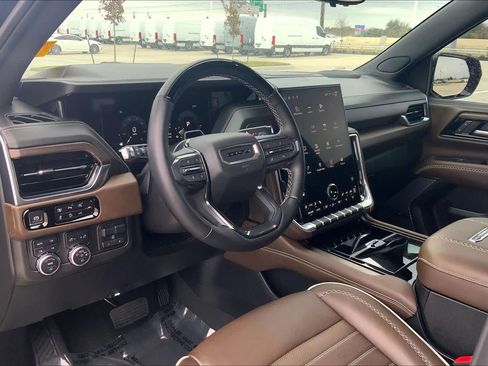 Used 2025 GMC Yukon Denali Ultimate image 15