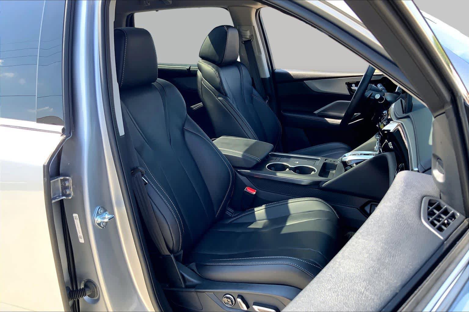 Used 2026 Acura MDX w/ Technology Package FWD image 9