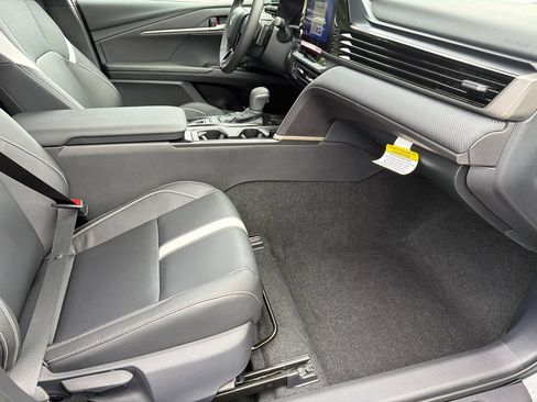 New 2026 Toyota Camry Hybrid FWD image 14