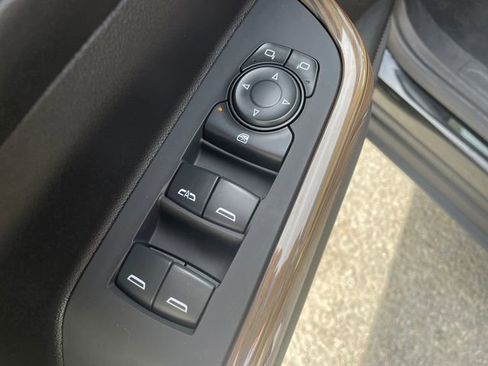 Used 2023 GMC Acadia SLE w/ Driver Convenience Package AWD/4WD image 29