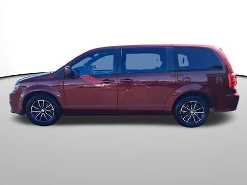 Used 2019 Dodge Grand Caravan GT image 2