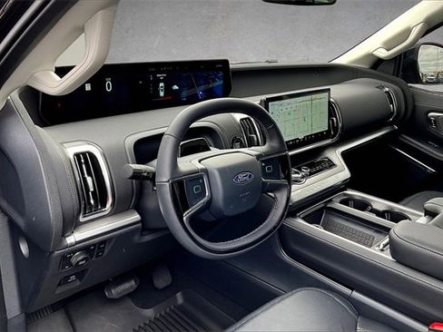 New 2025 Ford Expedition Platinum w/ Driver's Package image 6