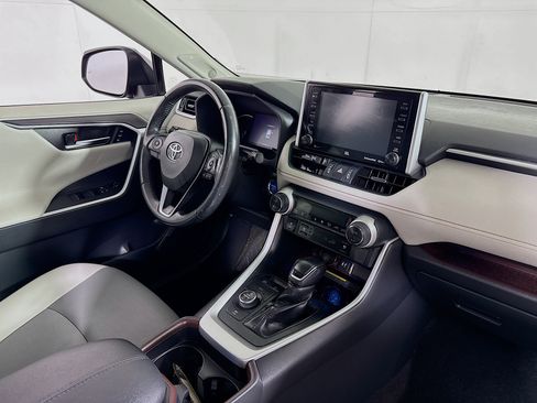 Used 2019 Toyota RAV4 Limited AWD/4WD image 28