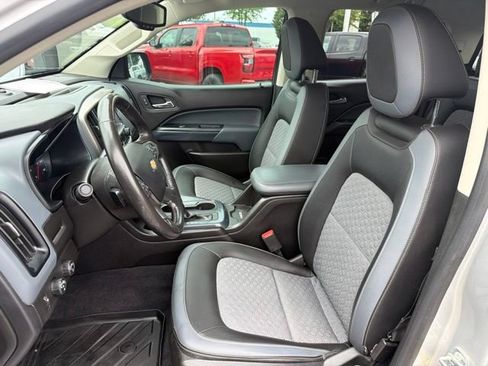 Used 2019 Chevrolet Colorado Z71 AWD/4WD image 9