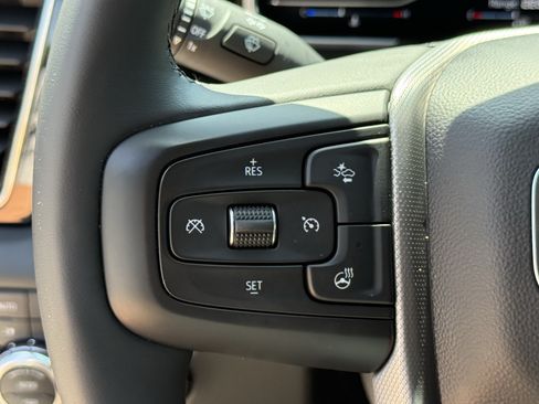 Used 2024 GMC Sierra 2500 Denali w/ Denali Reserve Package AWD/4WD image 16