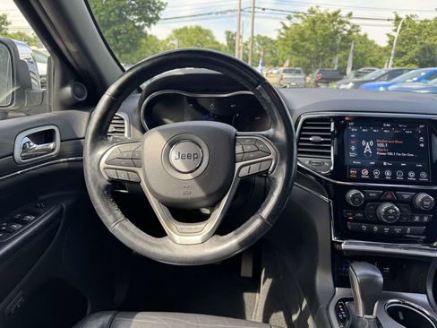 Used 2020 Jeep Grand Cherokee Limited AWD/4WD image 17
