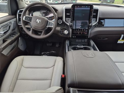 New 2026 RAM 1500 Laramie AWD/4WD image 18