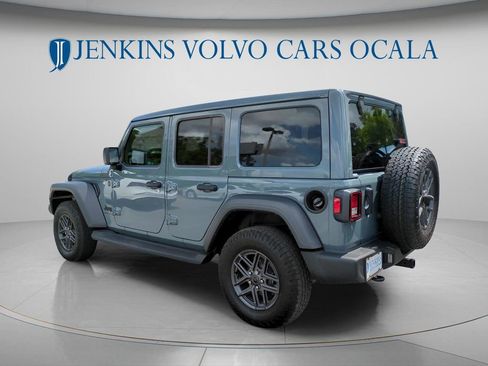 Used 2025 Jeep Wrangler Unlimited Sport AWD/4WD image 5