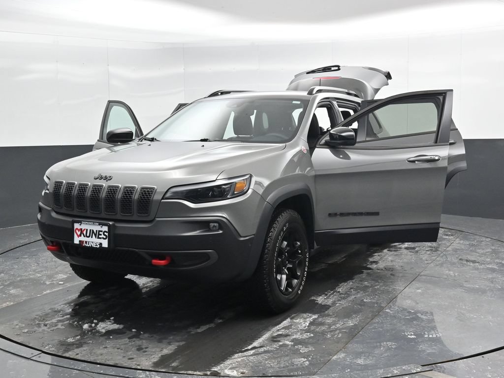 Used 2023 Jeep Cherokee Trailhawk w/ Trailer Tow Group AWD/4WD image 53