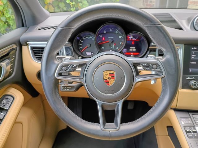 Used 2018 Porsche Macan AWD/4WD image 34