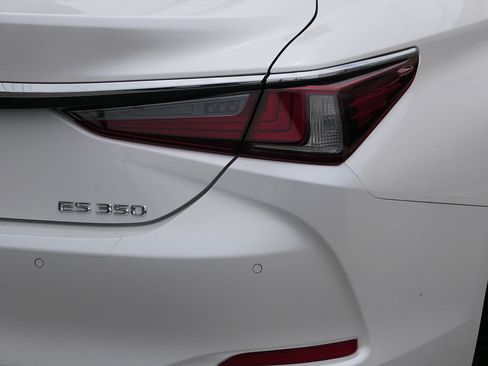 Used 2020 Lexus ES 350 w/ Premium Package FWD image 4