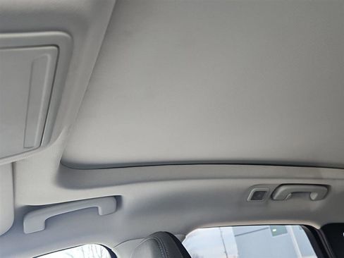 Used 2022 Ford Escape SE w/ SE Sport Appearance Package image 6