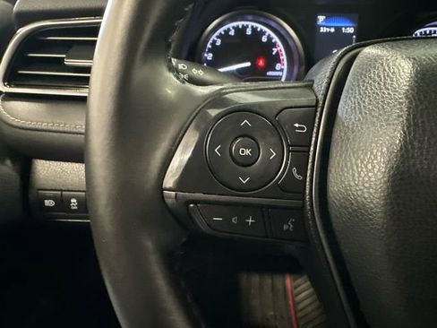 Used 2021 Toyota Camry SE image 19