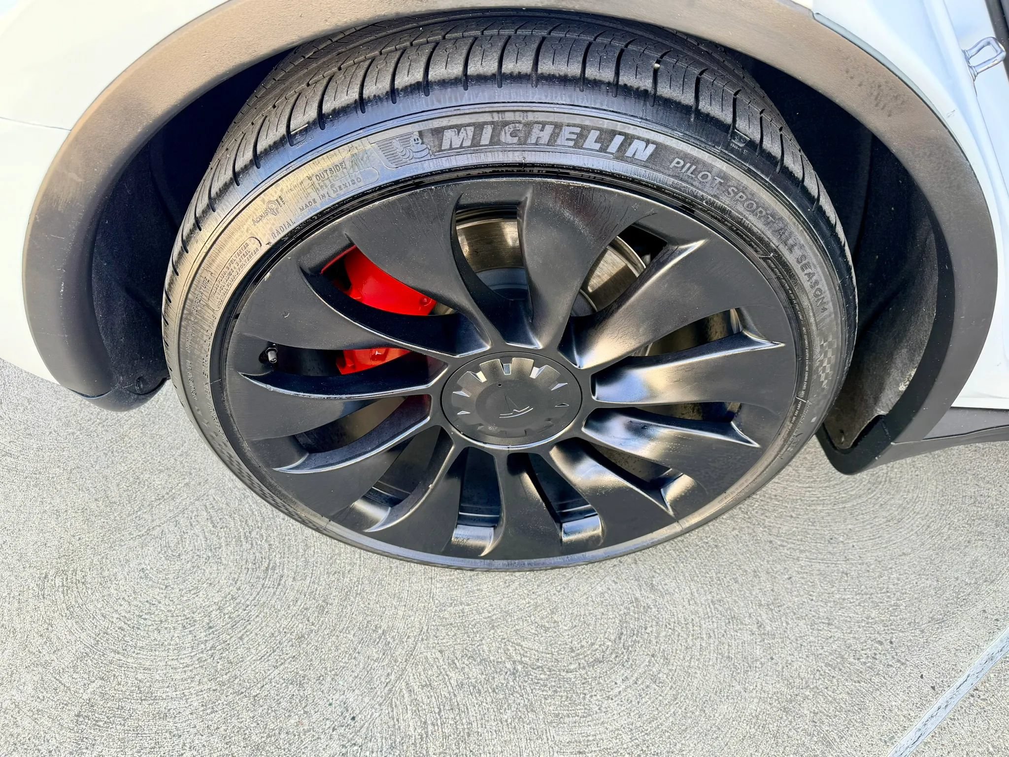 Used 2022 Tesla Model Y Performance AWD/4WD image 25