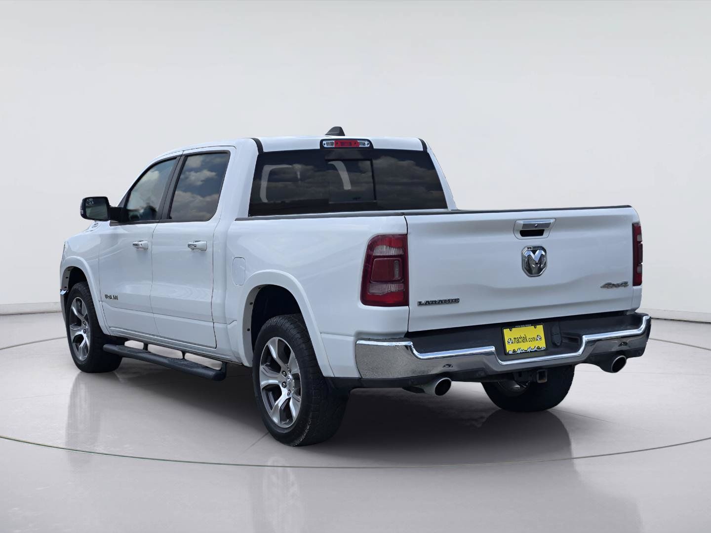 Used 2022 RAM 1500 Laramie AWD/4WD image 4