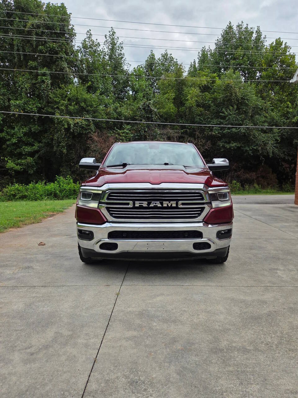 Used 2019 RAM 1500 Laramie AWD/4WD image 2