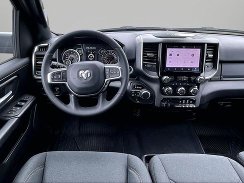 Used 2025 RAM 1500 Big Horn AWD/4WD image 4