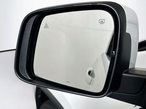 Used 2022 Jeep Grand Cherokee Laredo E RWD image 16