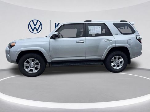 Used 2022 Toyota 4Runner SR5 Premium AWD/4WD image 2