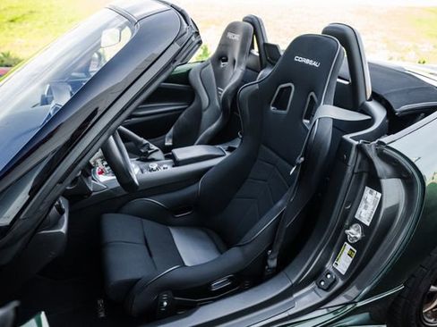 Used 2020 MAZDA MX-5 Miata Club w/ Brembo/BBS Recaro Package image 4