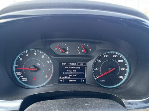 Used 2023 Chevrolet Traverse LS image 11