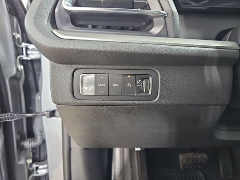 Certified 2025 Chevrolet Traverse LT w/ Driver Confidence Package image 32