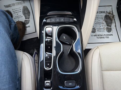 Used 2021 Buick Envision Essence w/ Technology Package I image 23