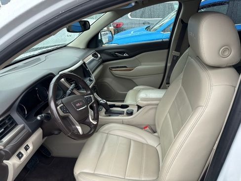 Used 2019 GMC Acadia Denali w/ Technology Package AWD/4WD image 3