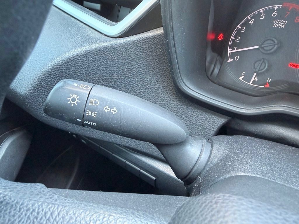 Used 2021 Toyota Corolla LE FWD image 17