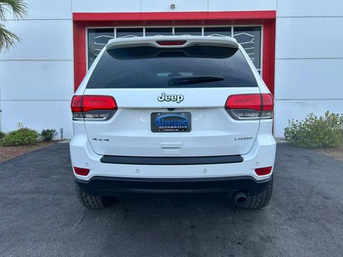 Used 2017 Jeep Grand Cherokee Laredo w/ Quick Order Package 23E image 5