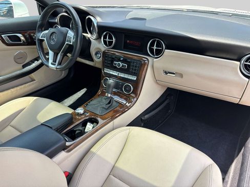Used 2014 Mercedes-Benz SLK 250 image 15