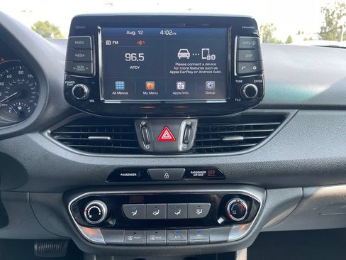 Used 2018 Hyundai Elantra GT FWD image 26