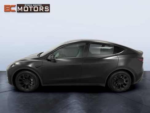 Used 2022 Tesla Model Y Long Range AWD/4WD image 4