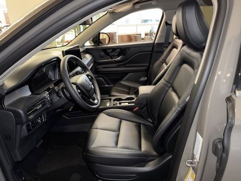 New 2026 Lincoln Corsair Premiere image 8