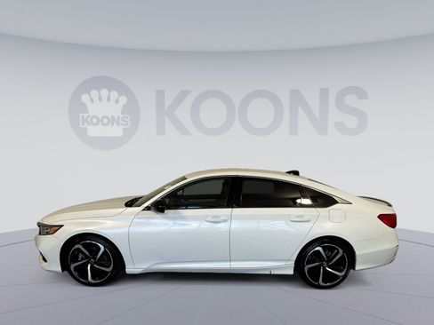 Used 2022 Honda Accord Sport image 2