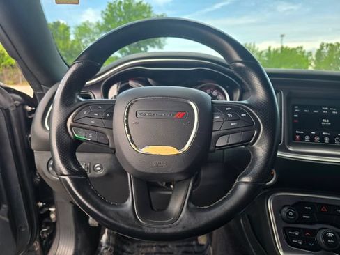 Used 2018 Dodge Challenger R/T RWD image 19
