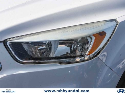 Used 2018 Ford Escape SE w/ SE Sync 3 Package AWD/4WD image 7
