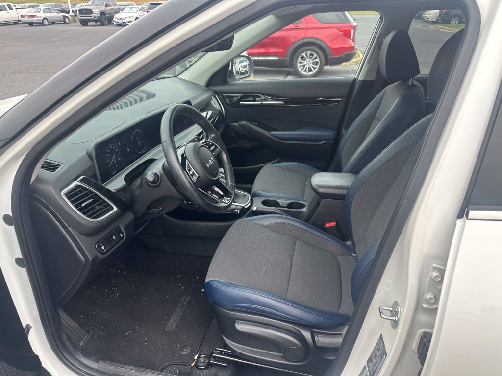 Used 2024 Kia Seltos S AWD/4WD image 9