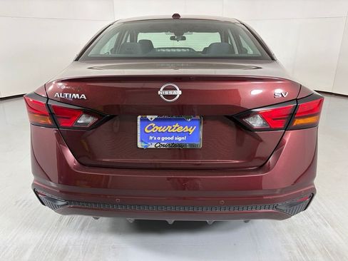 Used 2024 Nissan Altima 2.5 SV FWD image 85