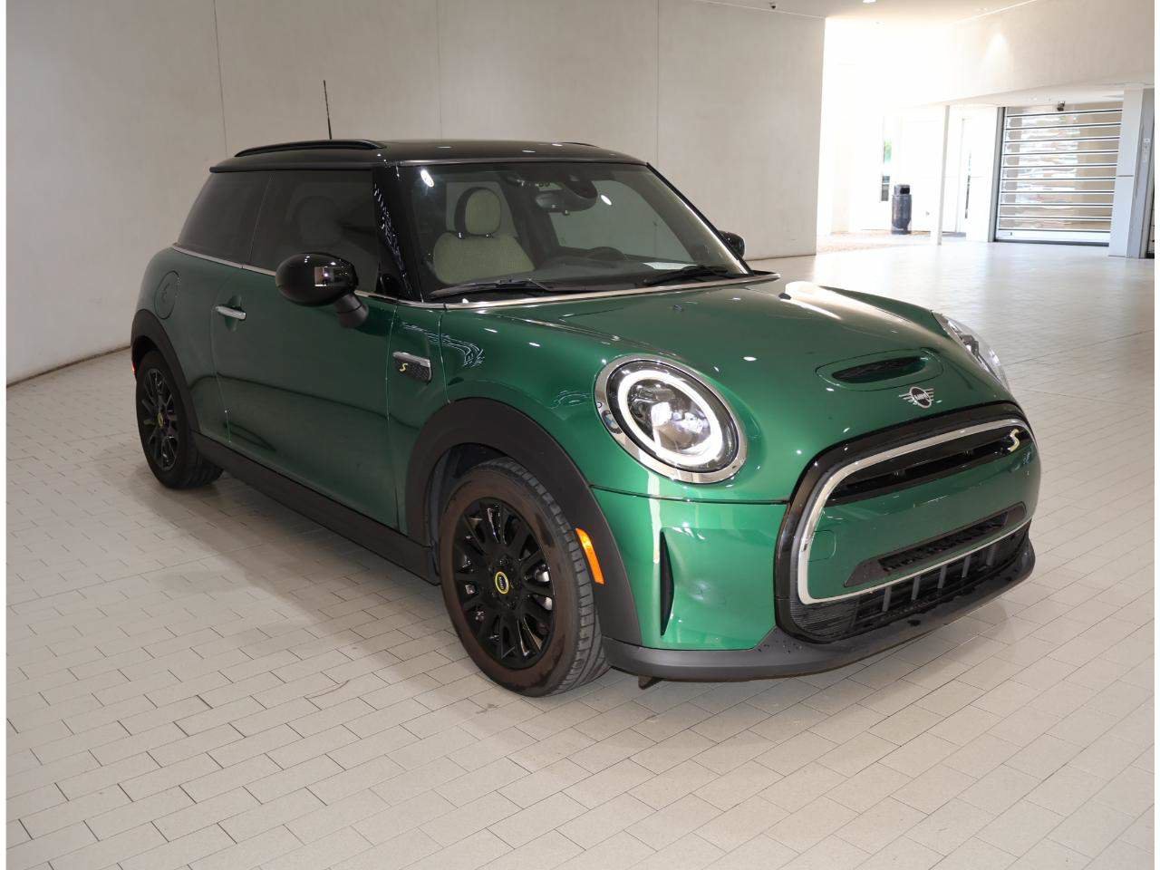 Used 2023 MINI Cooper SE FWD image 8